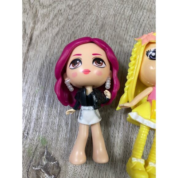 Spin Masters Little Charmers Lot of 2 Mini Fashion Dolls - Pink & Yellow Hair - Picture 5 of 8